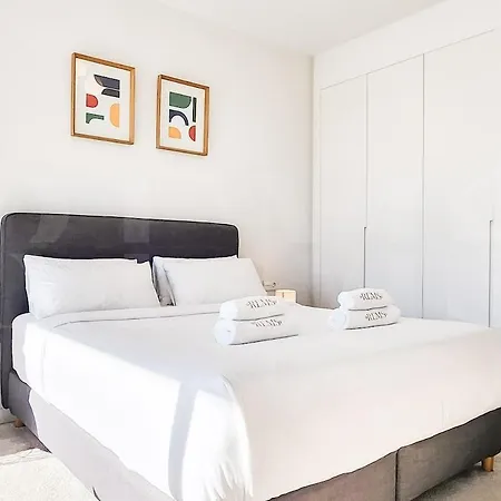 Beachside With Terrace And Pool Rems Torremolinos