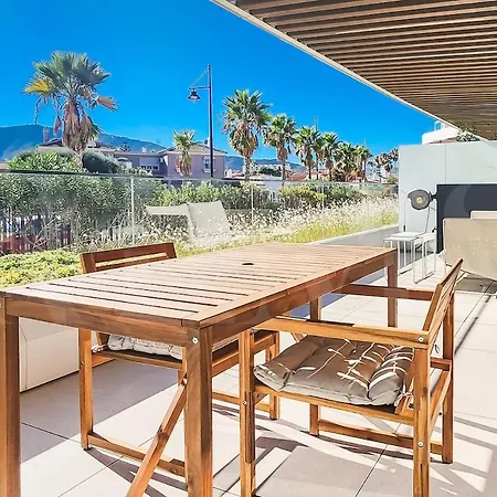 Appartement Beachside With Terrace And Pool Rems *