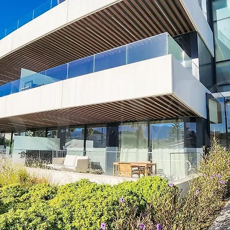 Beachside With Terrace And Pool Rems Appartement *